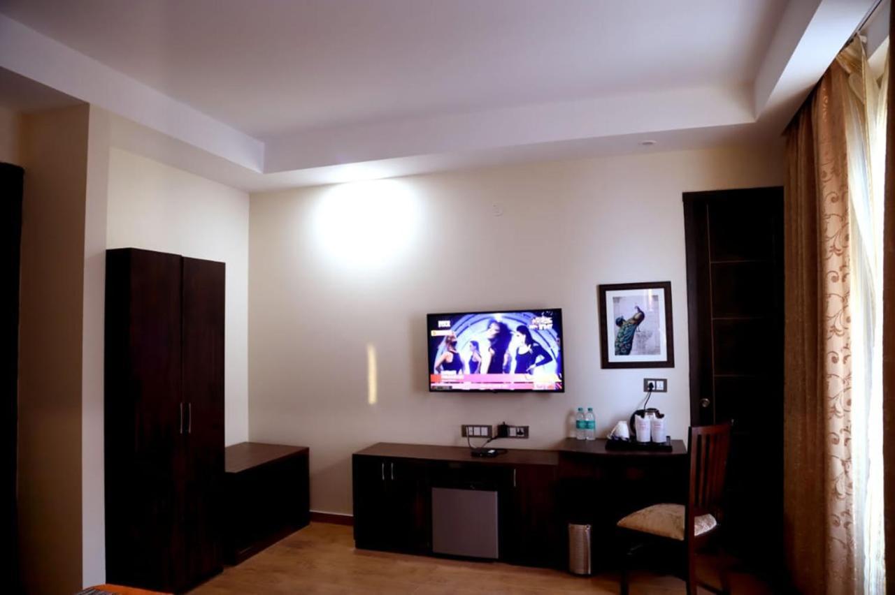 Country Inn Hotels & Resorts Vrindavan Luaran gambar