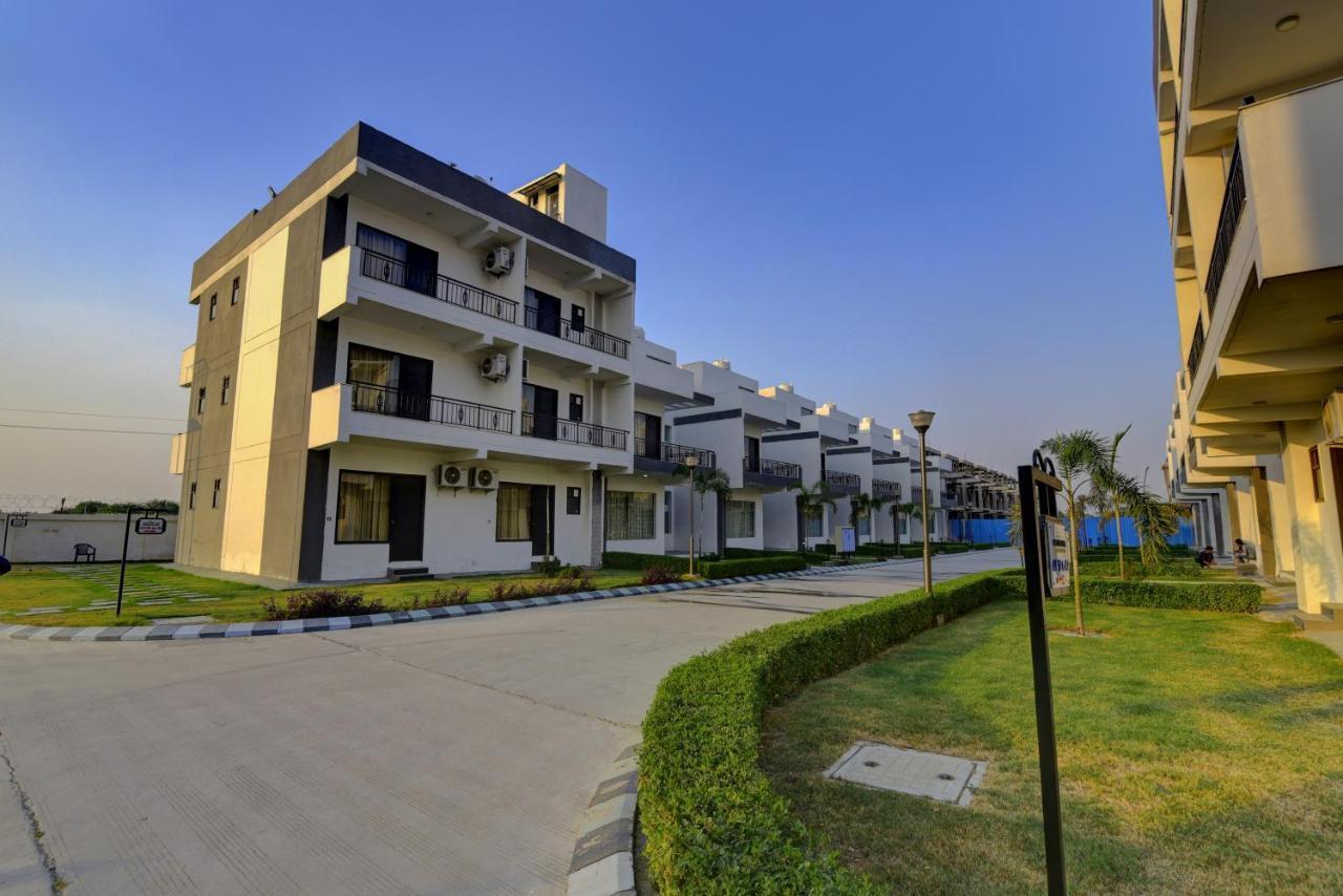 Country Inn Hotels & Resorts Vrindavan Luaran gambar