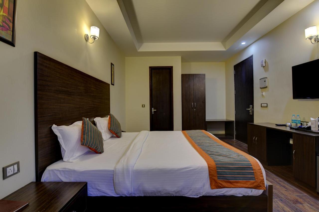 Country Inn Hotels & Resorts Vrindavan Luaran gambar
